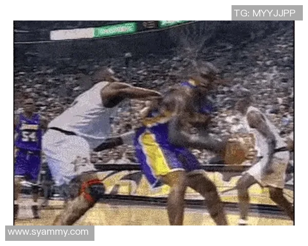 奥尼尔与穆托姆博经典对决视频回顾，重温篮球传奇的巅峰时刻